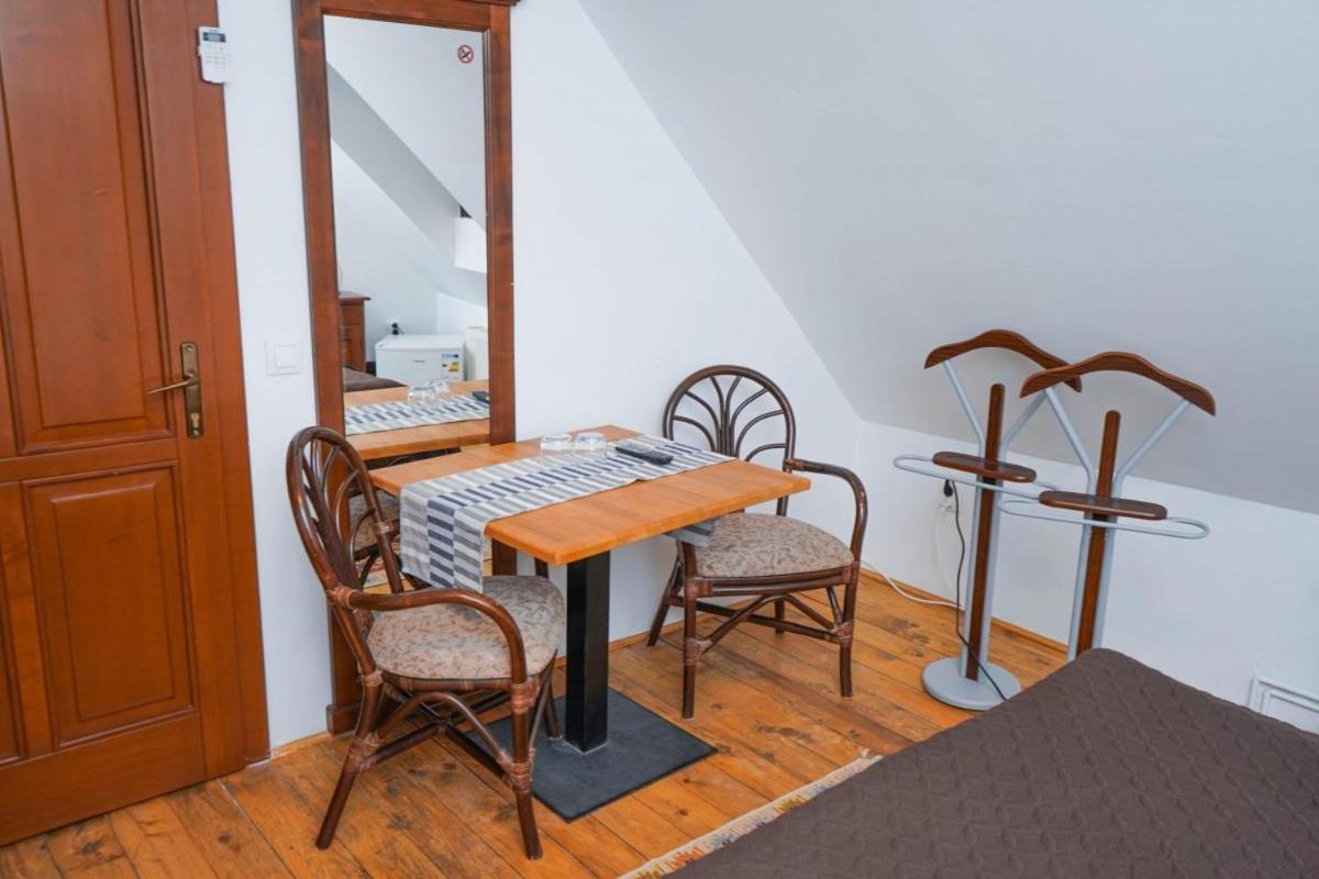 Hotel Pensiunea Gasthaus Alte Post Sighişoara Zimmer foto